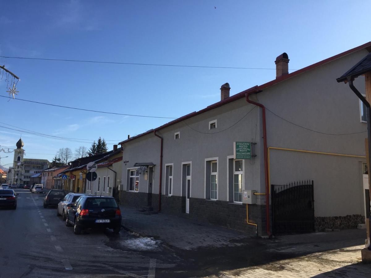 Alpine Loft Apartment Campulung Moldovenesc Exterior photo